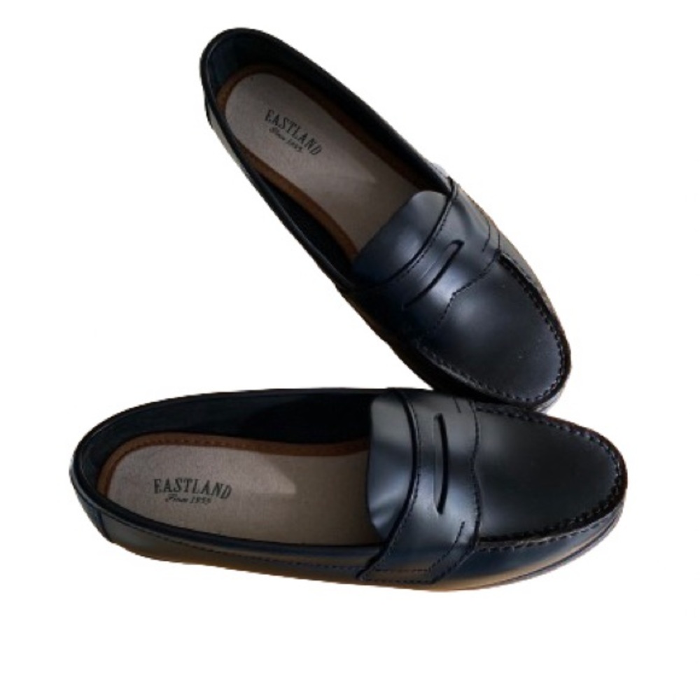 Eastland Women’s Classic II black loafers size 7M -NWOT